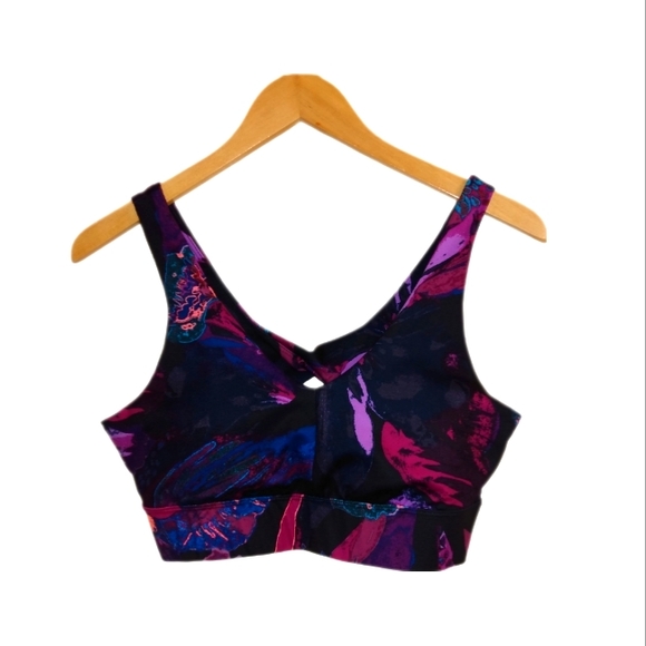 🔴 SALE All in Motion 2 piece set- Sports bra and Biker Shorts - Picture 1 of 7